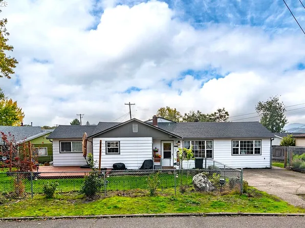 663 NE Knoll Ave, Roseburg, OR 97470