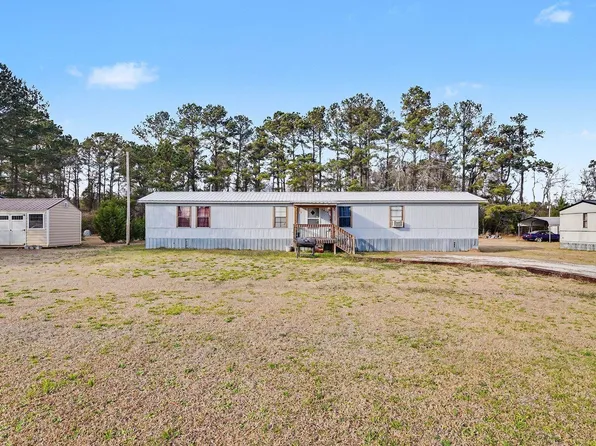 1212 Kingcrest Dr., Loris, SC 29569