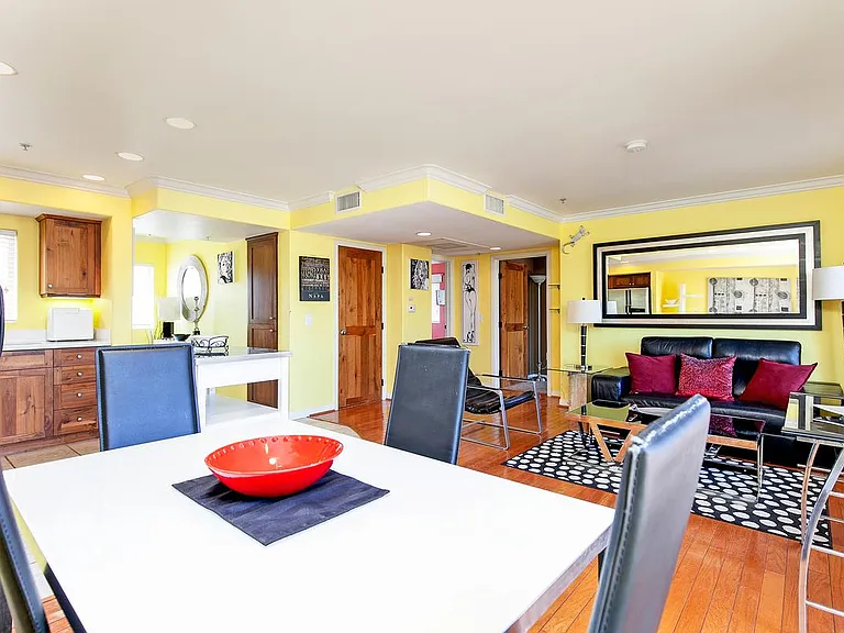 801 W Hawthorn St #403 — Photo 7