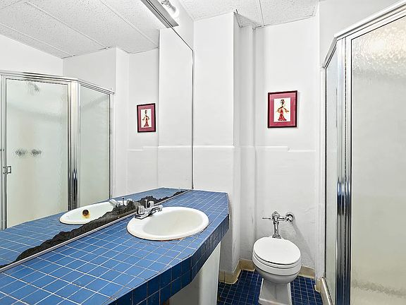 4th image of 1070 Park Ave Suite 1D