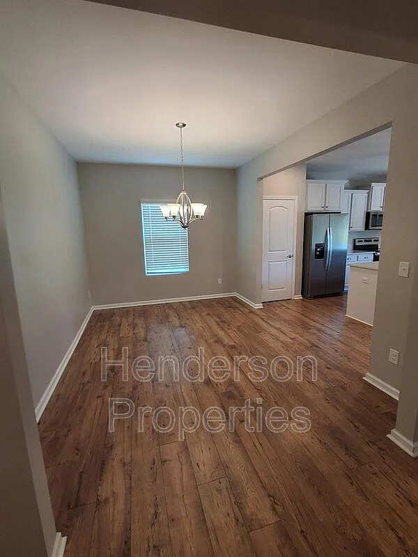 4 bed, 3.0 bath, $2,100 — Photo 4