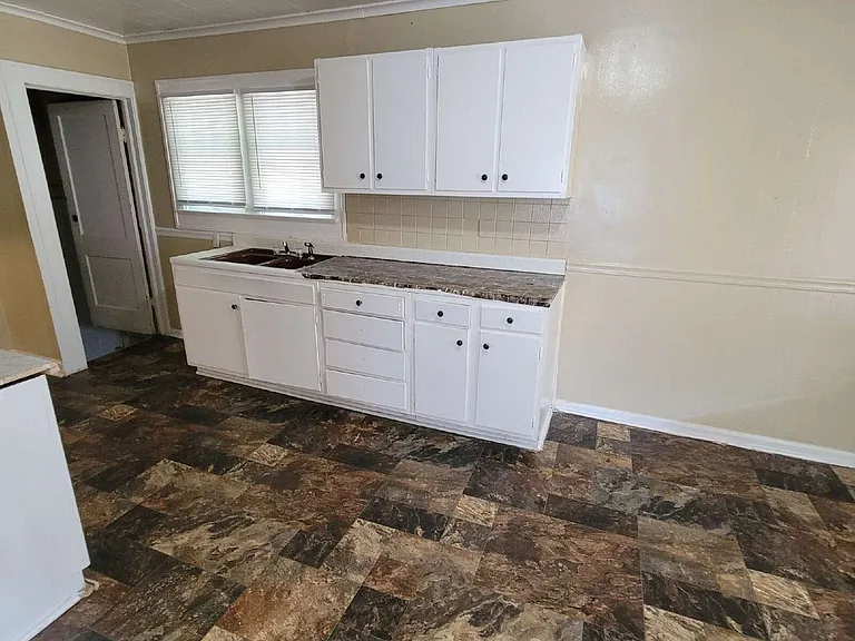 618 N Euclid Ave — Photo 1