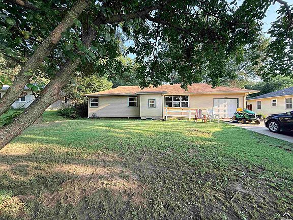 2nd image of 1245 NW Sunset Ln