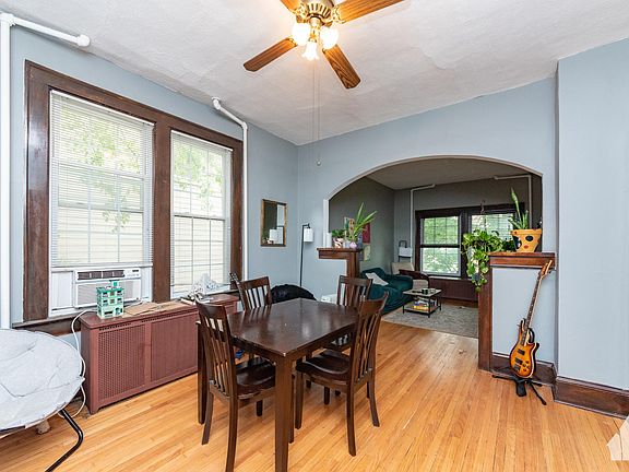 4th image of 1541 W Barry Ave #1D