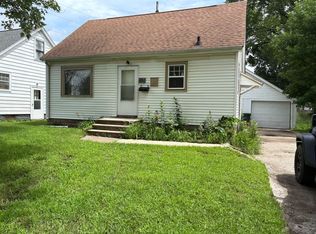 1252 Columbia St, Waterloo, IA 50703