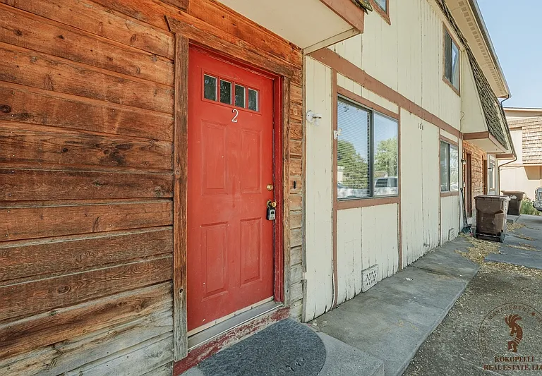 106 Peter Dr #2 — Photo 1