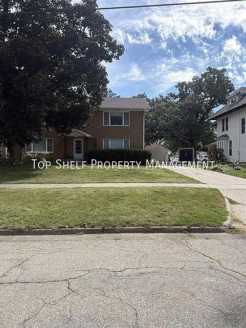 718 E 5th St N #5