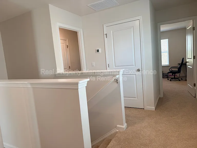 58 Sweet Meadow Rd — Photo 11