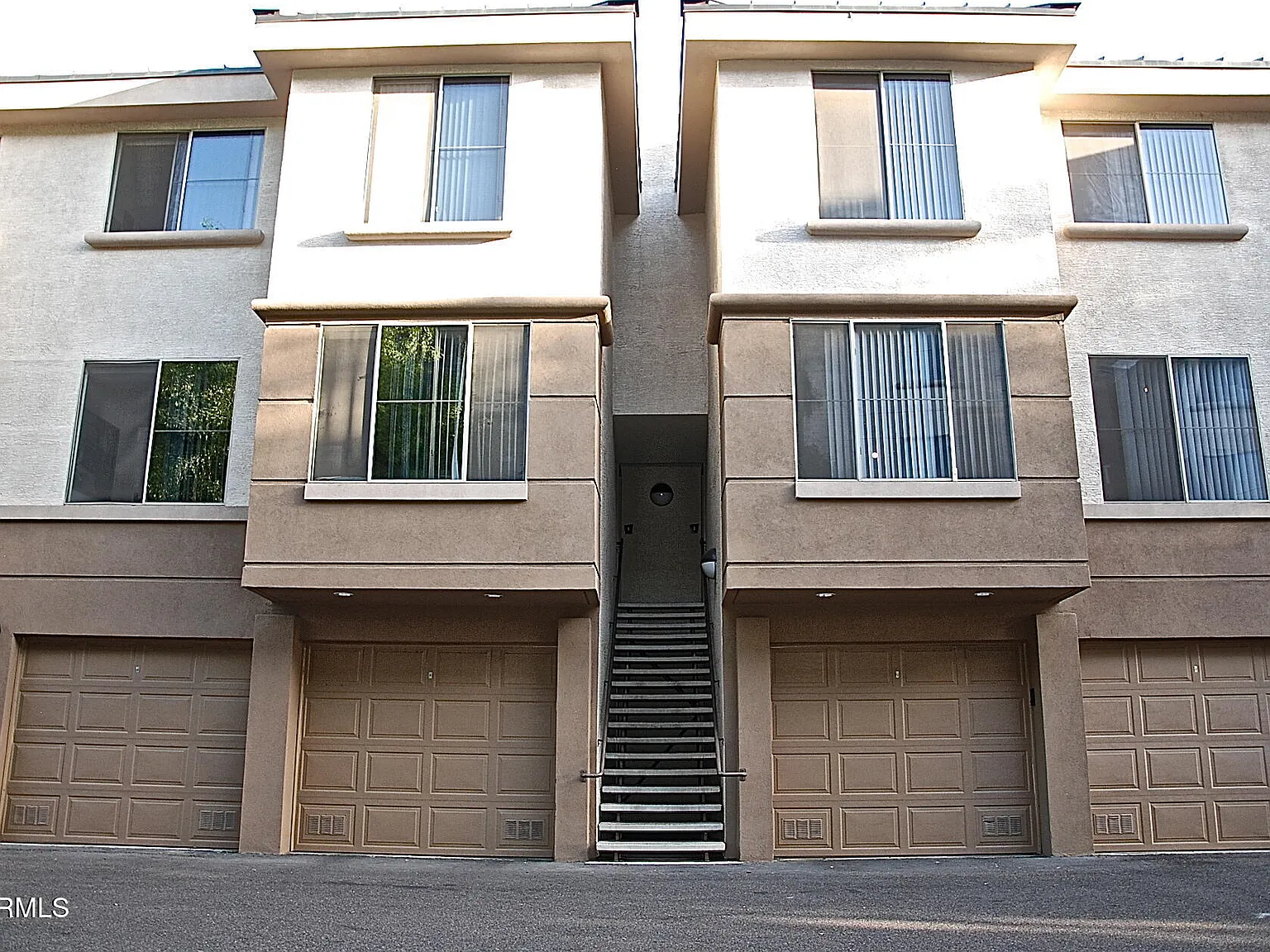 2 bed, 2.0 bath, 1025 sqft, $1,800 — Photo 1