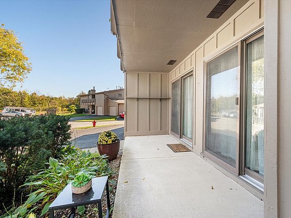 3rd image of 2S404 Emerald Green Dr #44-A