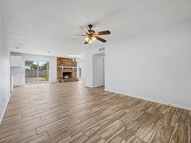 5439 W Becker Ln — Photo 21
