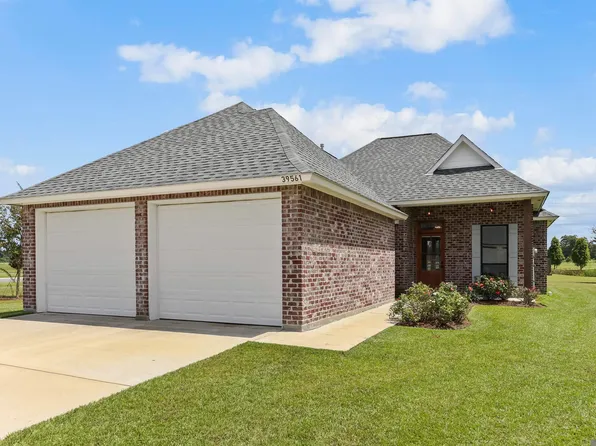 39561 Hernando De Soto Dr, Darrow, LA 70725
