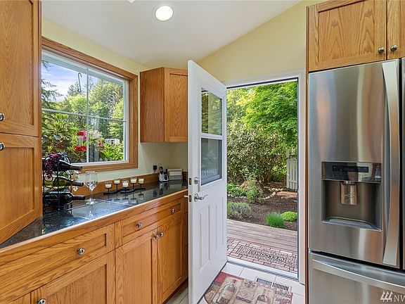 5th image of 20231 82nd Ave SE