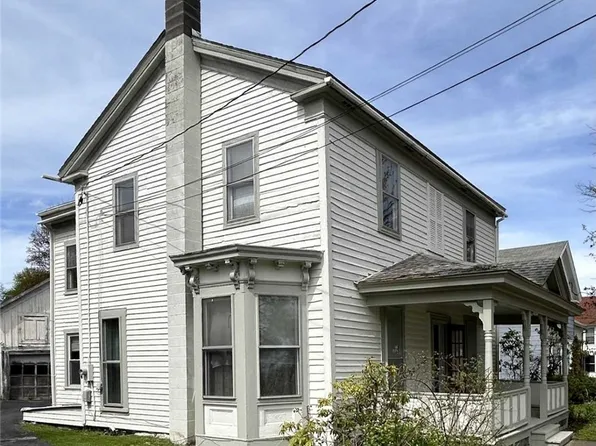 37 Genesee St, New Berlin, NY 13411