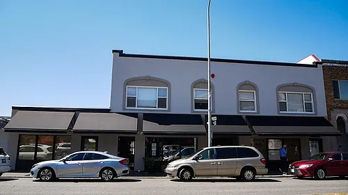Lake Street Apartments | Downtown Kirkland | Renovated Units Just Steps from Marina Park Photo 1