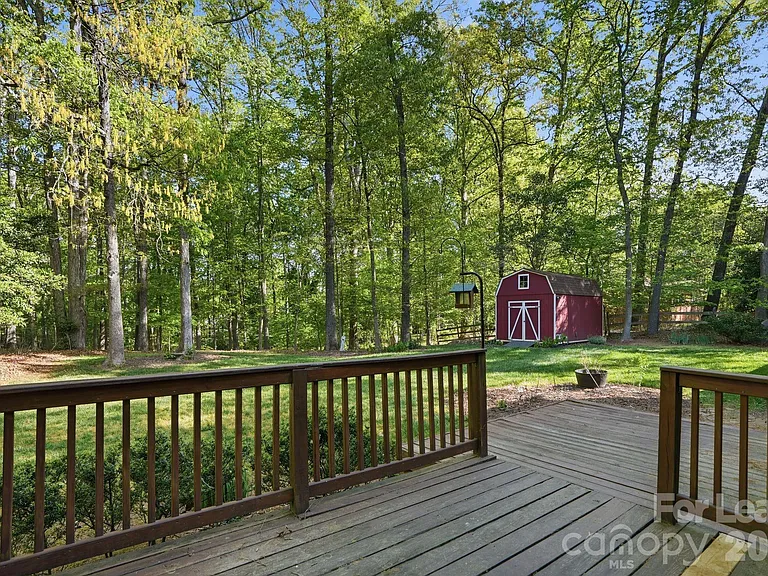 301 Sardis Rd N — Photo 32