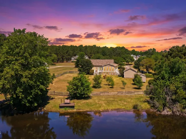 31 Vanstore Dr, Fuquay Varina, NC 27526