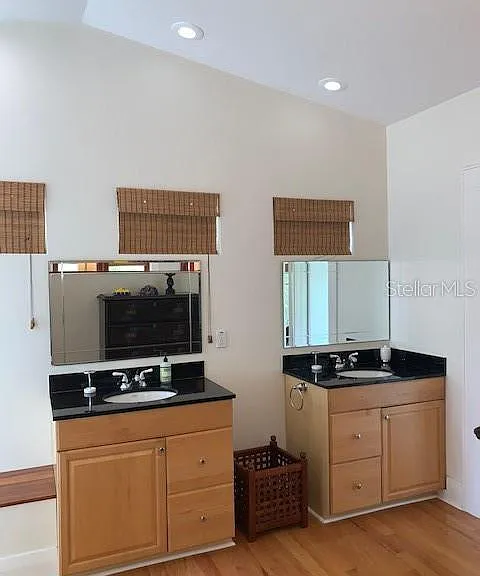 2916 W Bay Court Ave — Photo 17