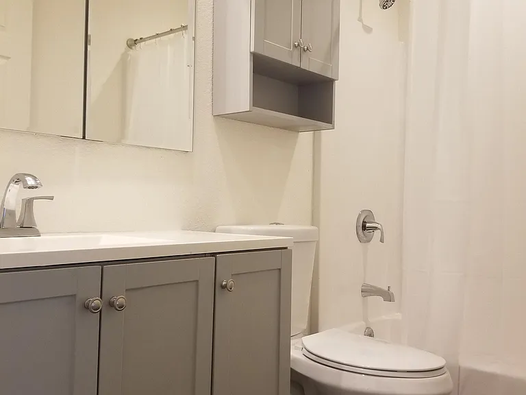 406 S Laurel St — Photo 16