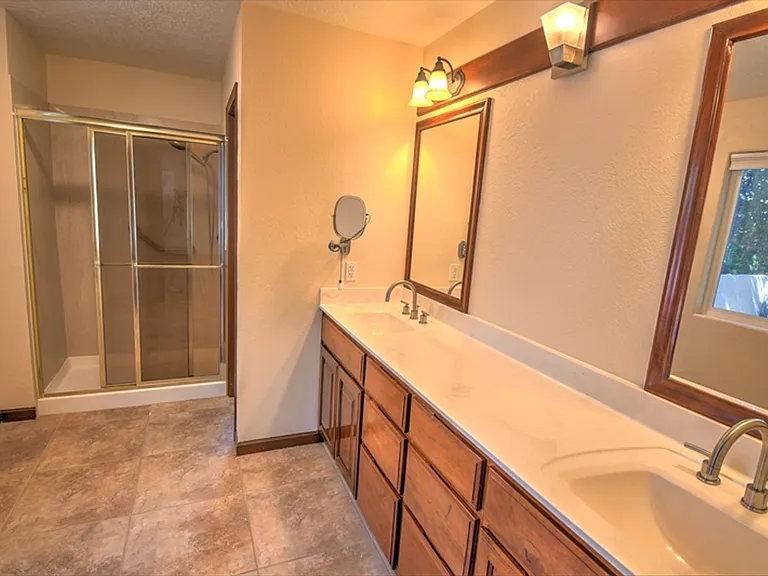 9010 Flushing Meadows Dr NE — Photo 9