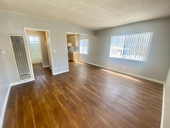 2nd image of 2520-2522 Mathews Ave #22-B