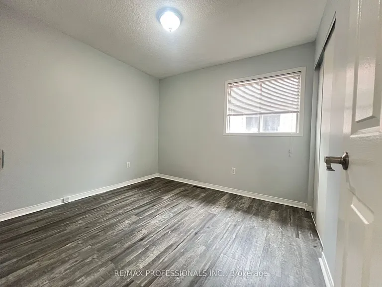 110 Springview Dr — Photo 13