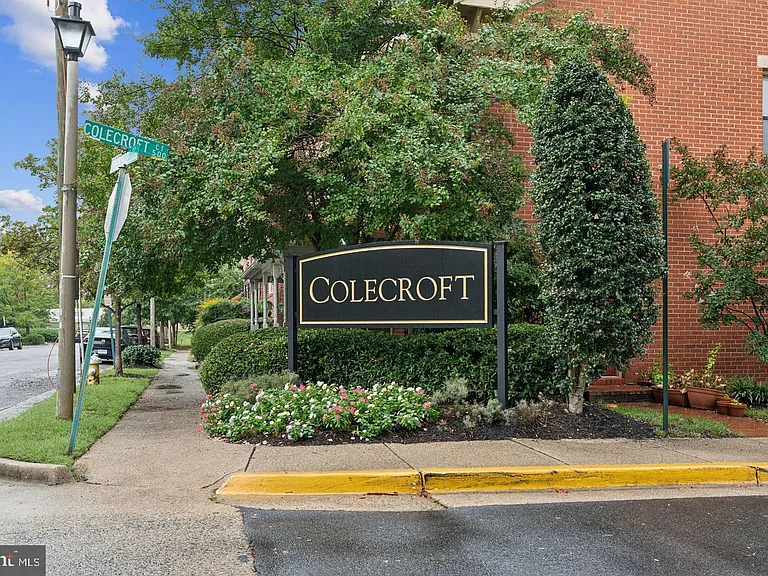 545 Colecroft Ct — Photo 17