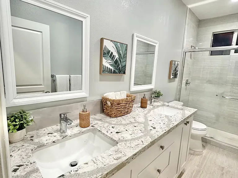 1226 Laurel Park Cir — Photo 16