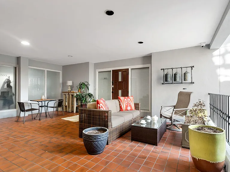 184 E Bay St #201 — Photo 32