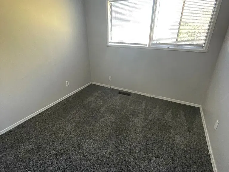 3161 Chrysler St — Photo 12