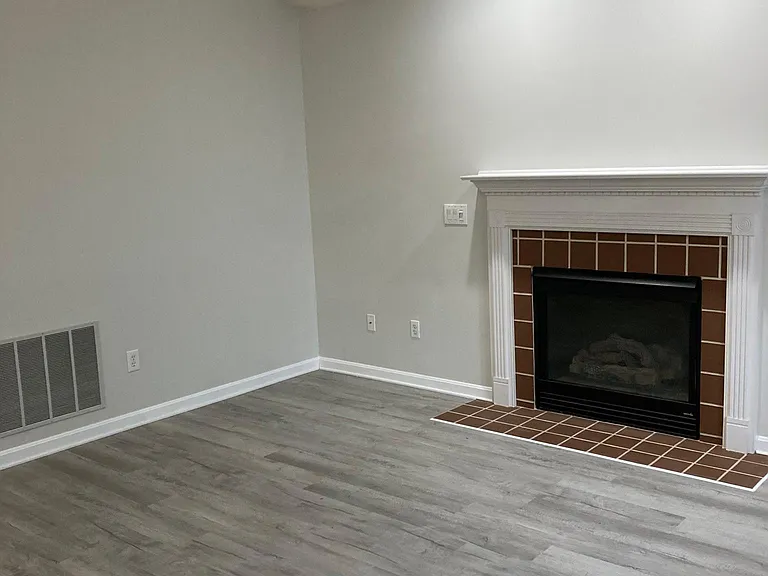 7547 Eagle Ridge Dr — Photo 2