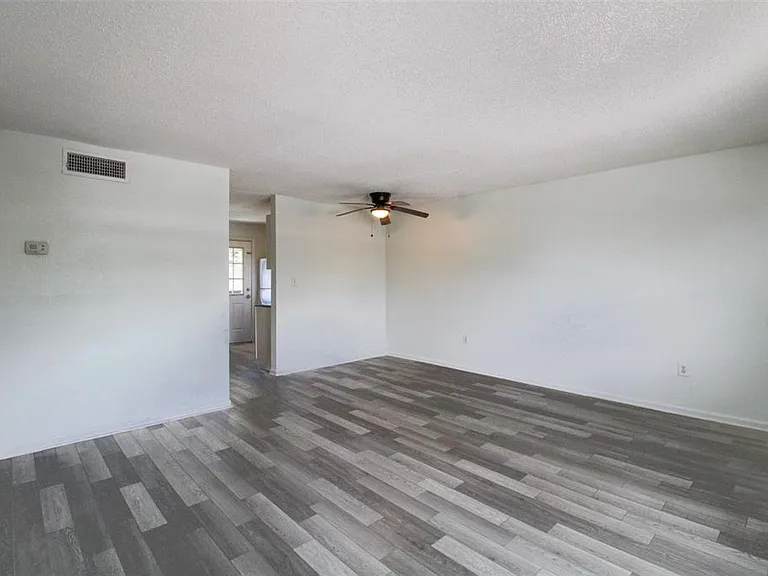 201 Poinsettia Pine Ct #202 — Photo 4