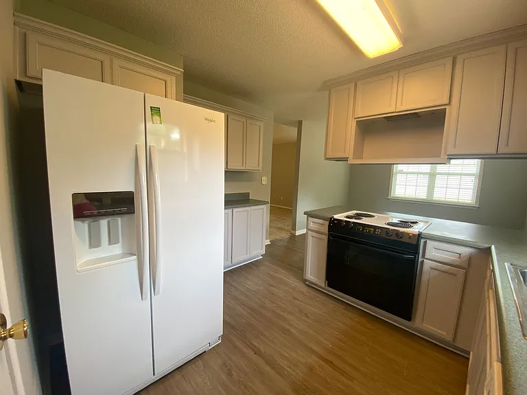 306 Strawbridge Ln — Photo 7
