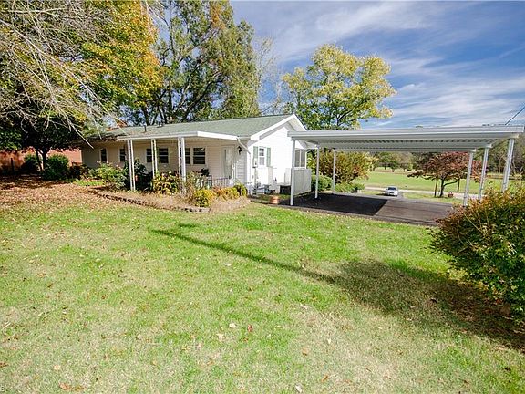 3rd image of 653 Valley Dr