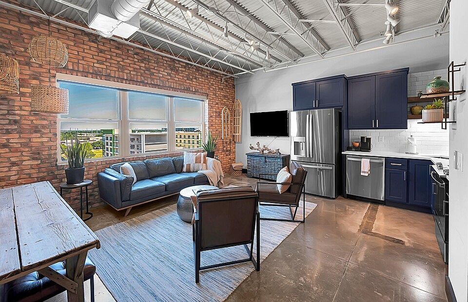 1st image of 219 S 4th St #505