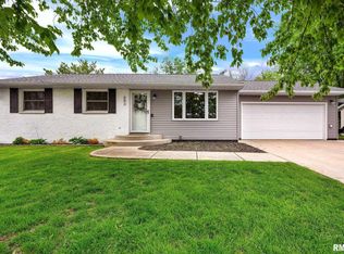603 Manor Dr, Metamora, IL 61548
