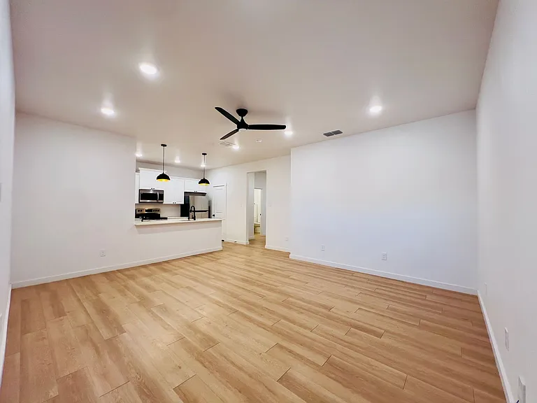 5813 Urbana Pl — Photo 3