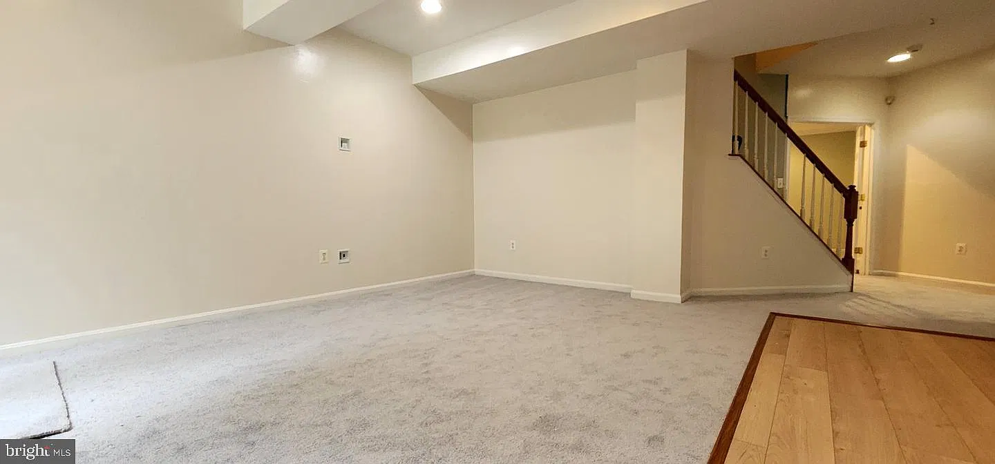 2 bed, 1.0 bath, 1259 sqft, $2,000 — Photo 3