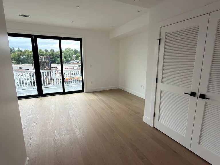32 Orkney Rd #3D — Photo 6