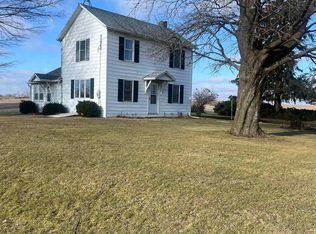 6734 N Flansburg Rd, Lena, IL 61048