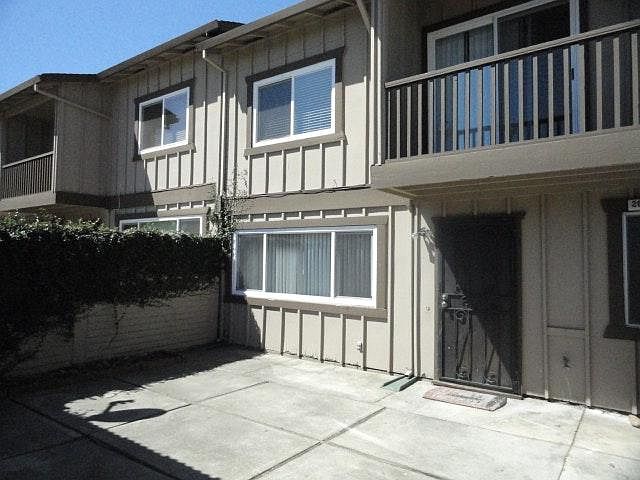 1st image of 2606 Belmont Ln