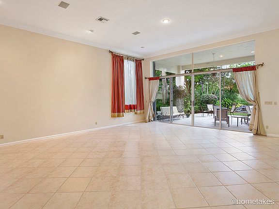 4th image of 16083 Villa Vizcaya Pl