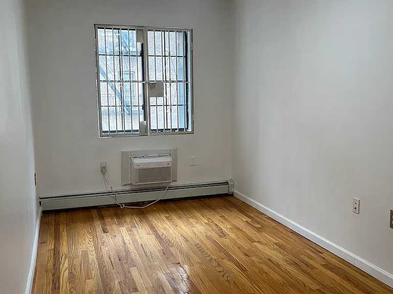 2746 Creston Ave #2 — Photo 9