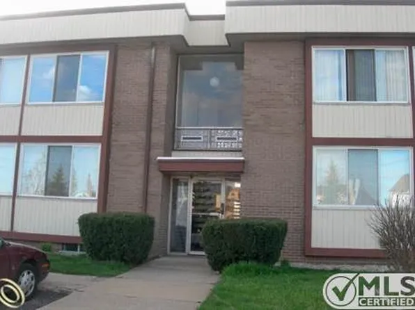 3911 Fort St APT 210, Trenton, MI 48183