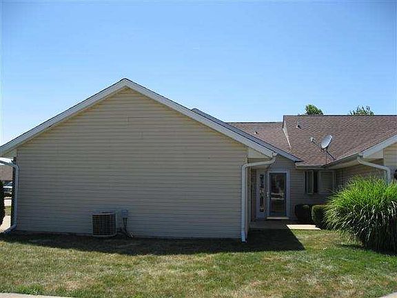 3rd image of 230 Scotch Pine Dr