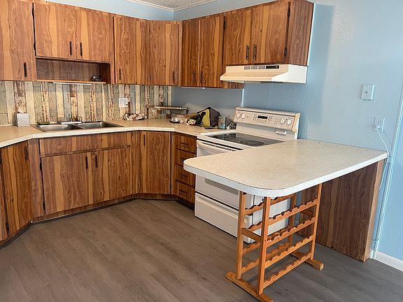 2nd image of 106 SE 11th Ave Unit A