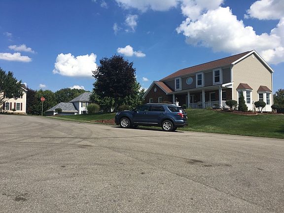 5th image of 604 Meadow Glen Ct