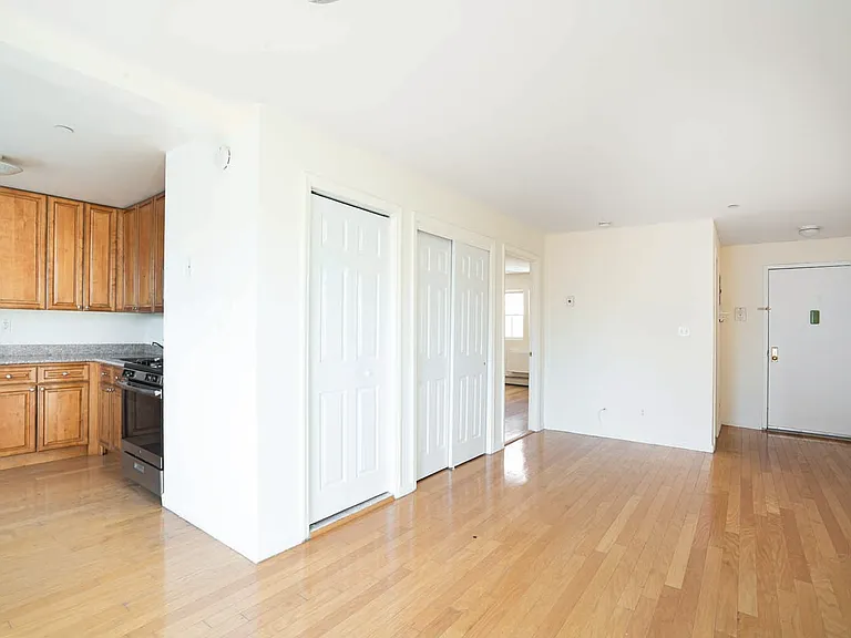 84-02 143rd St #406 — Photo 3