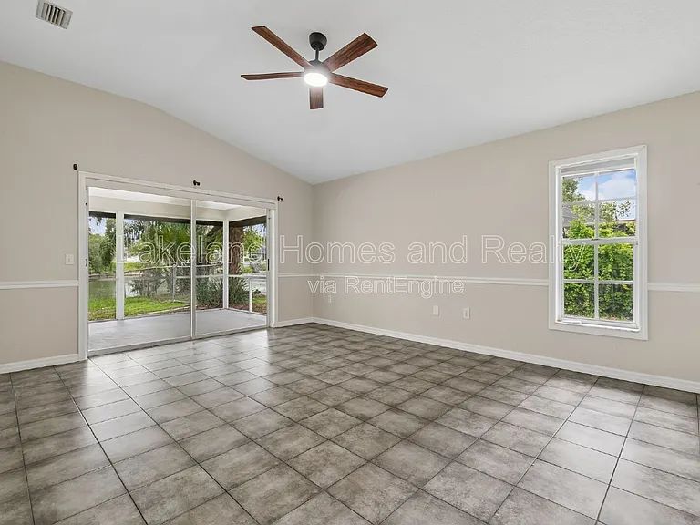95 Woodside Dr — Photo 26