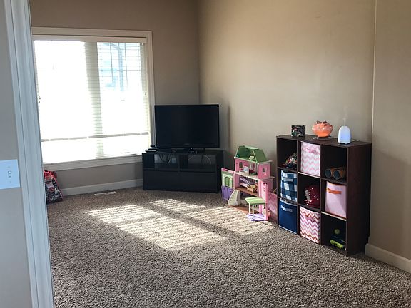 4th image of 21328 Blackstone Cir